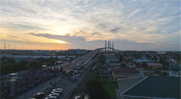天猫配资端 中企承建圭亚那巴拉特·贾格迪奥—德梅拉拉河大桥正式通车